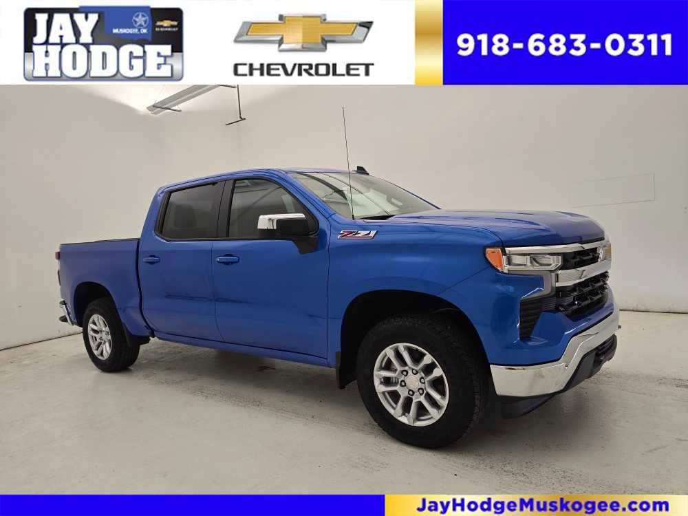 2025 Chevrolet Silverado LT's photo