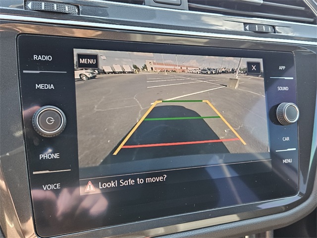 2020 Volkswagen Tiguan SE R-Line Black photo 18