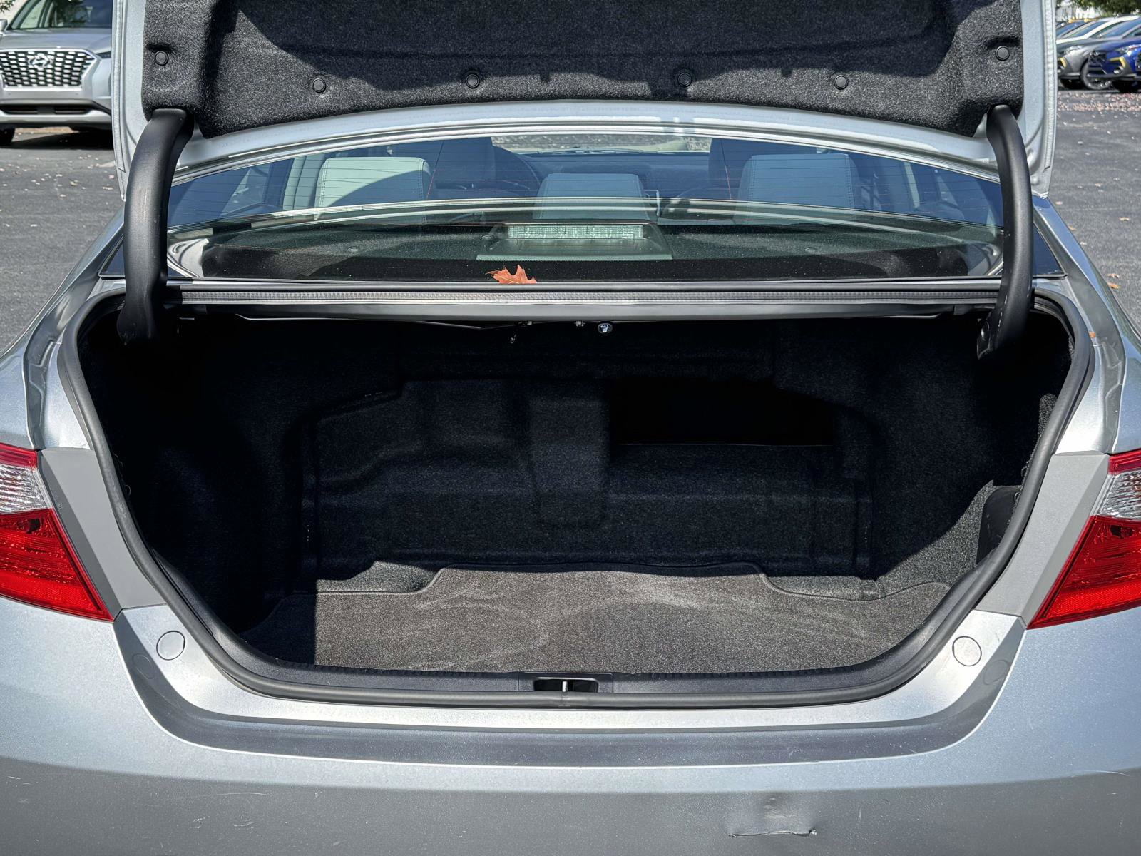 2017 Toyota Camry XLE photo 12