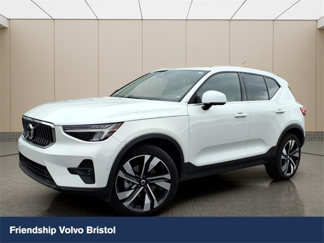 2023 Volvo XC40 Plus's photo