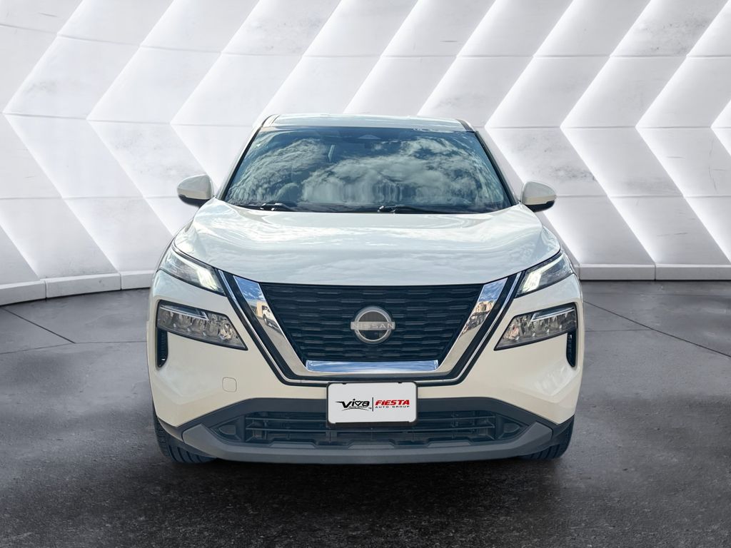 2022 Nissan Rogue SV photo 2