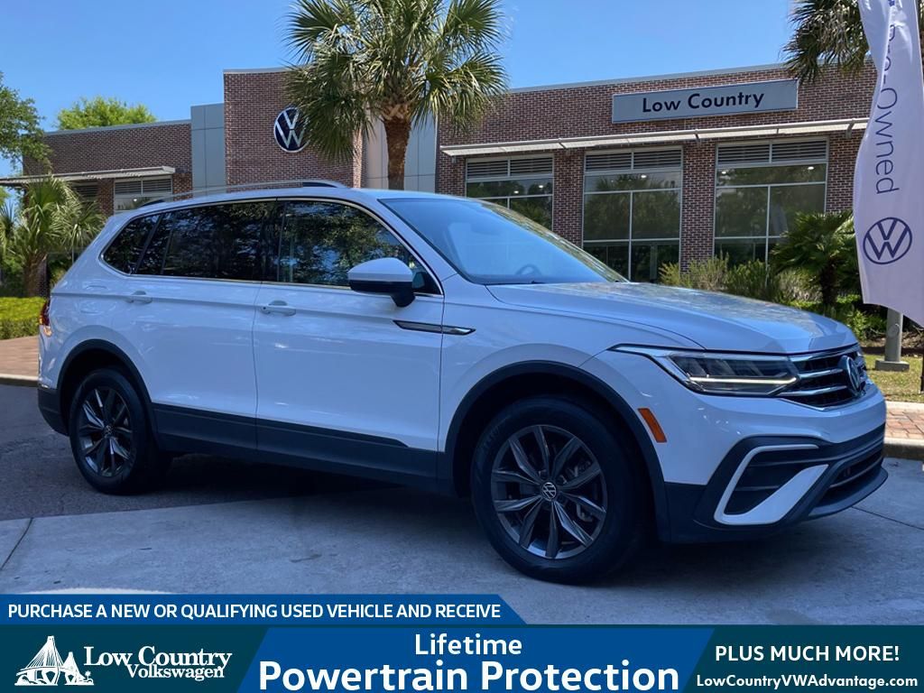 2022 Volkswagen Tiguan SE's photo