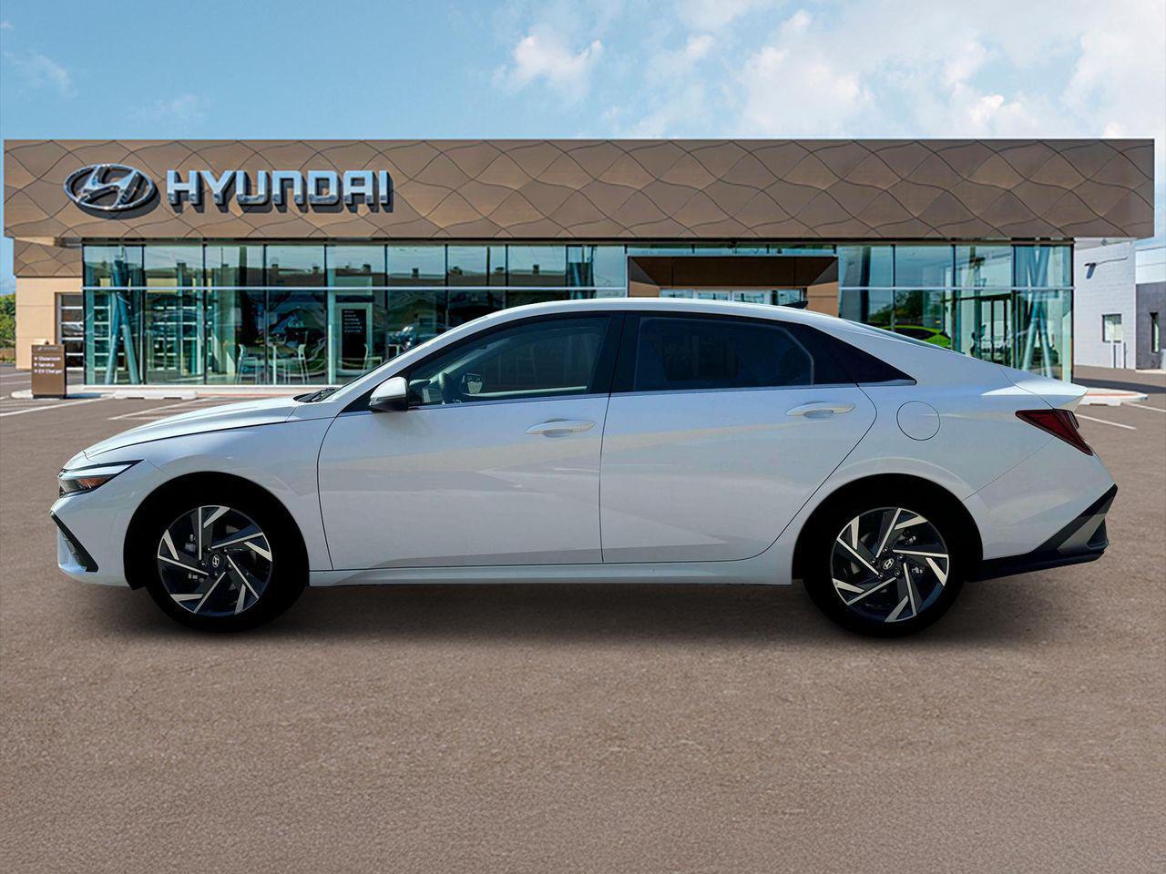 2025 Hyundai Elantra Hybrid Limited photo 3