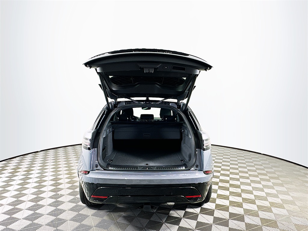 2026 Land Rover Range Rover Velar SE photo 24
