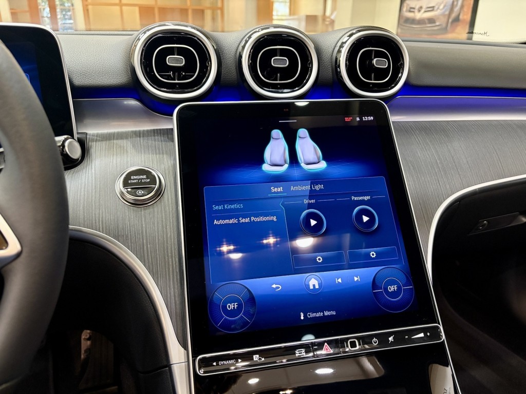 2025 Mercedes Benz C 300 photo 16