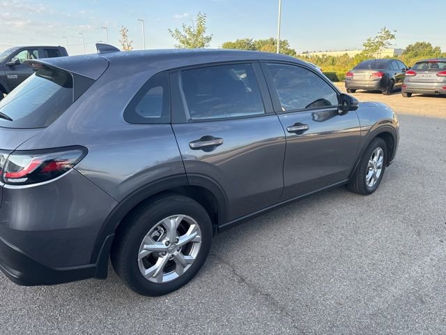 2025 Honda HR-V LX photo 2