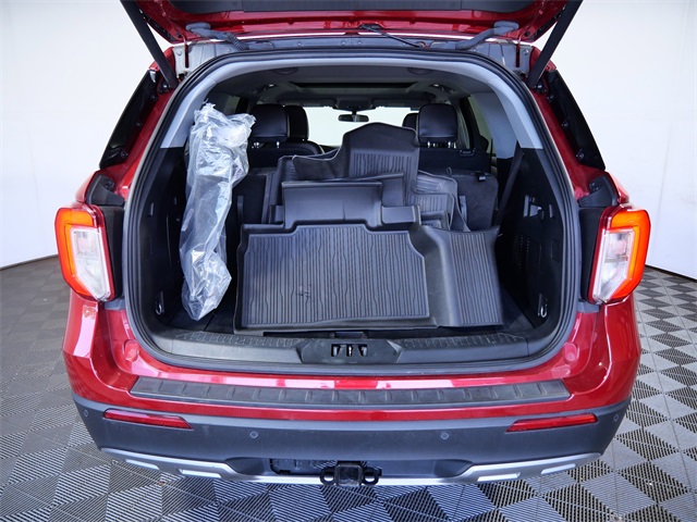 2023 Ford Explorer XLT photo 8