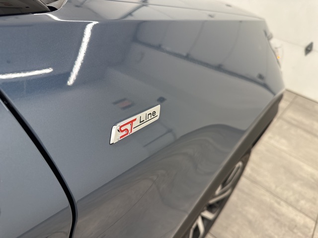 2025 Ford Explorer ST-Line photo 35