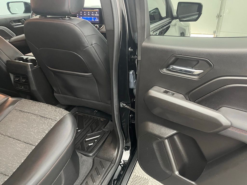 2023 Chevrolet Colorado Z71 photo 21