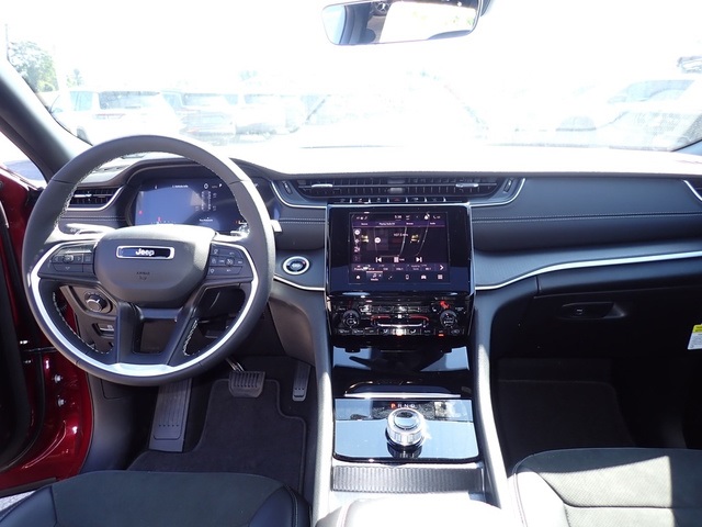 2025 Jeep Grand Cherokee Altitude X photo 13