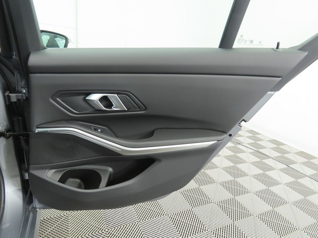 2025 Bmw 330i photo 28
