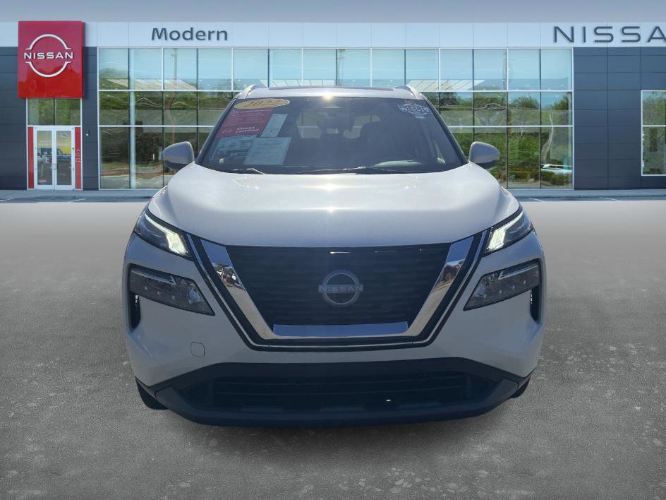 2022 Nissan Rogue SV photo 2