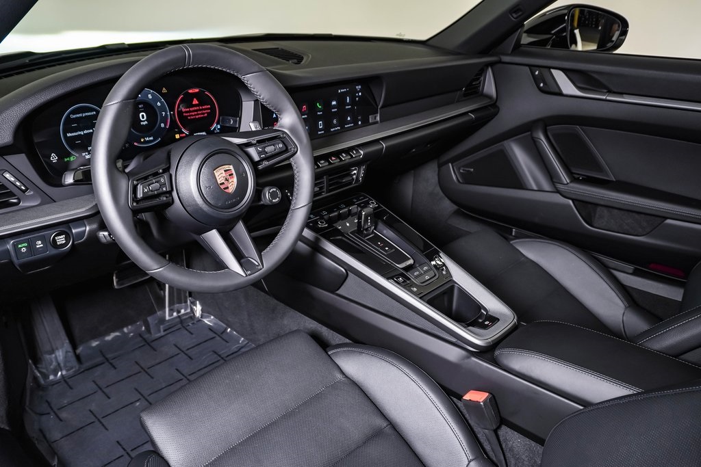 2025 Porsche 911 photo 23