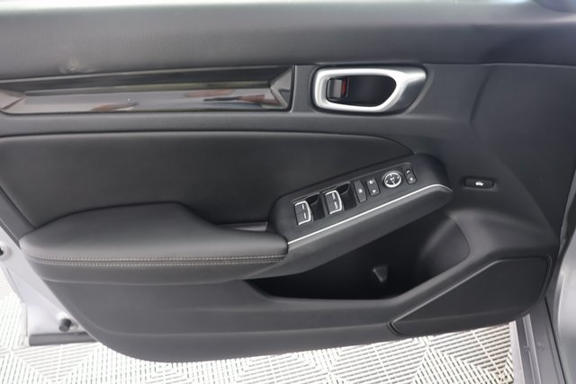 2024 Honda Civic Touring photo 25