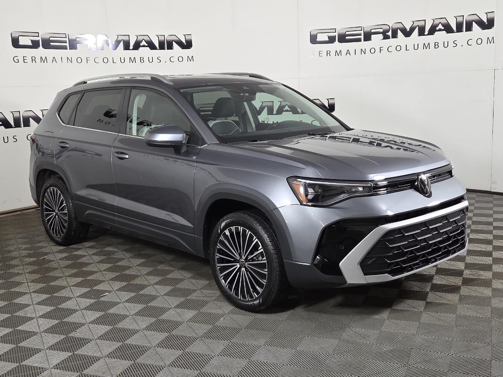 2025 Volkswagen Taos SE photo 3