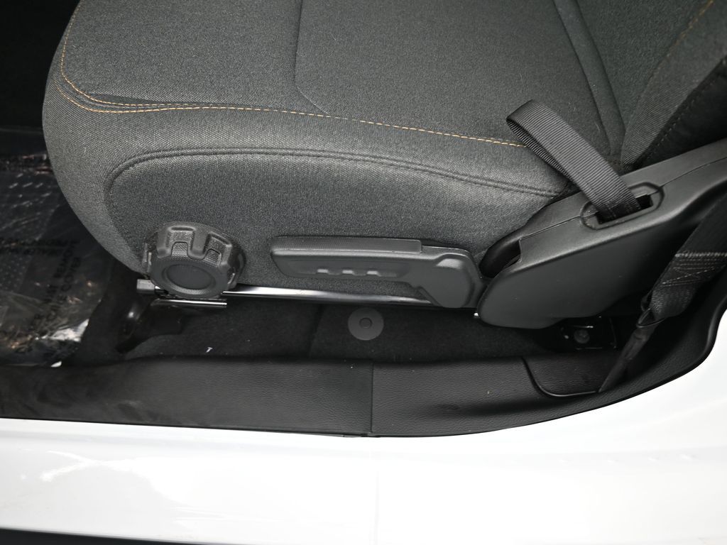 2024 Jeep Gladiator Willys photo 3