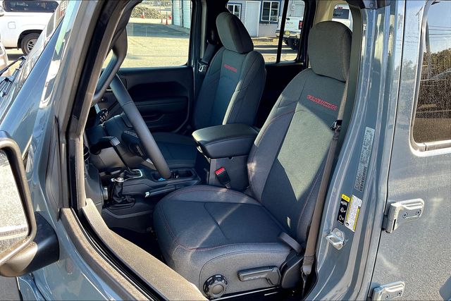 2025 Jeep Wrangler Rubicon photo 9