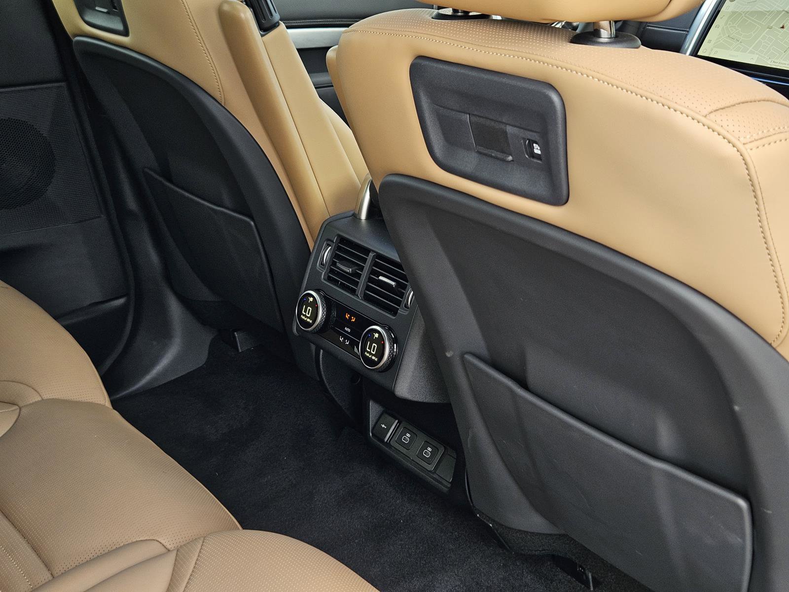 2025 Land Rover Discovery P360 Dynamic SE photo 44
