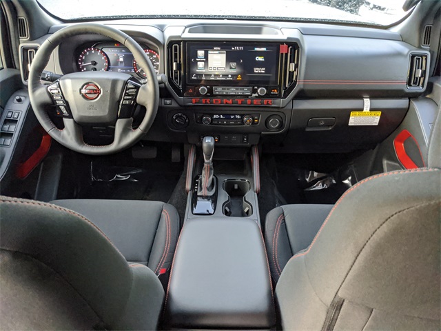 2025 Nissan Frontier PRO-4X photo 9