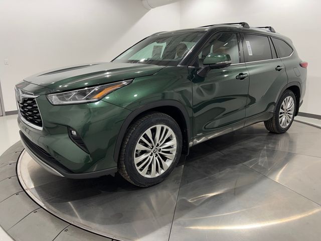2023 Toyota Highlander Platinum's photo