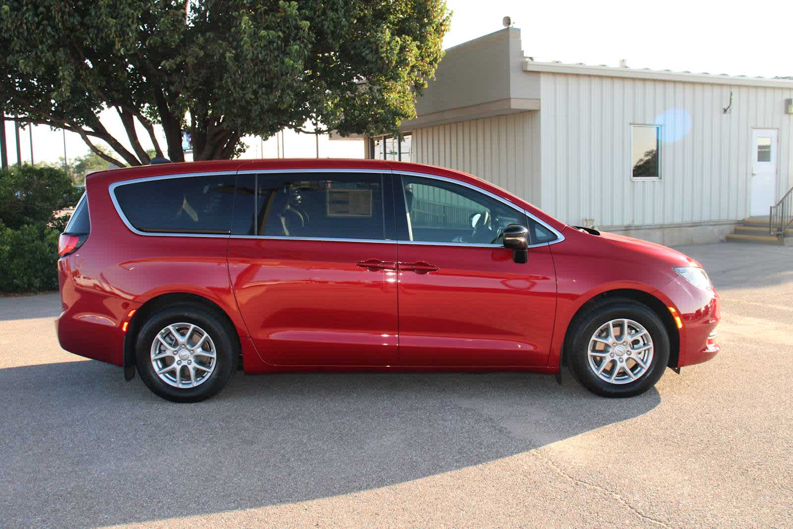 2025 Chrysler Voyager LX photo 3