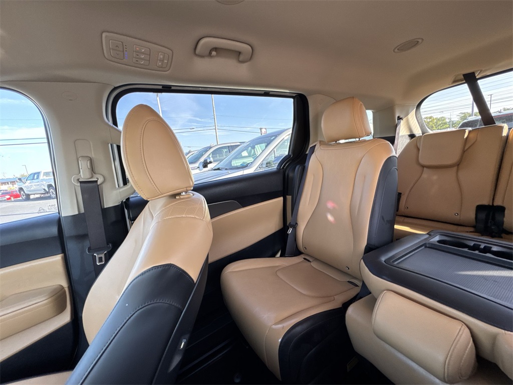 2024 Kia Carnival LX photo 12