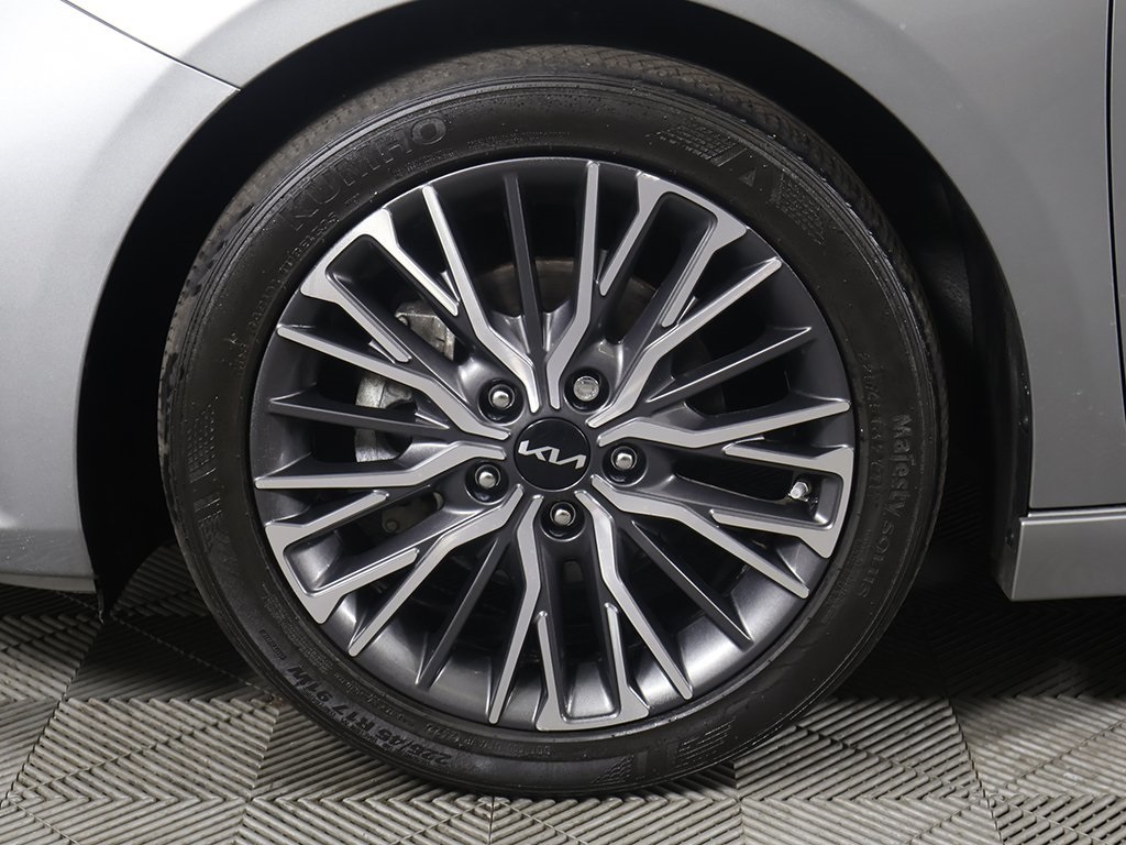2023 Kia Forte GT-Line photo 21