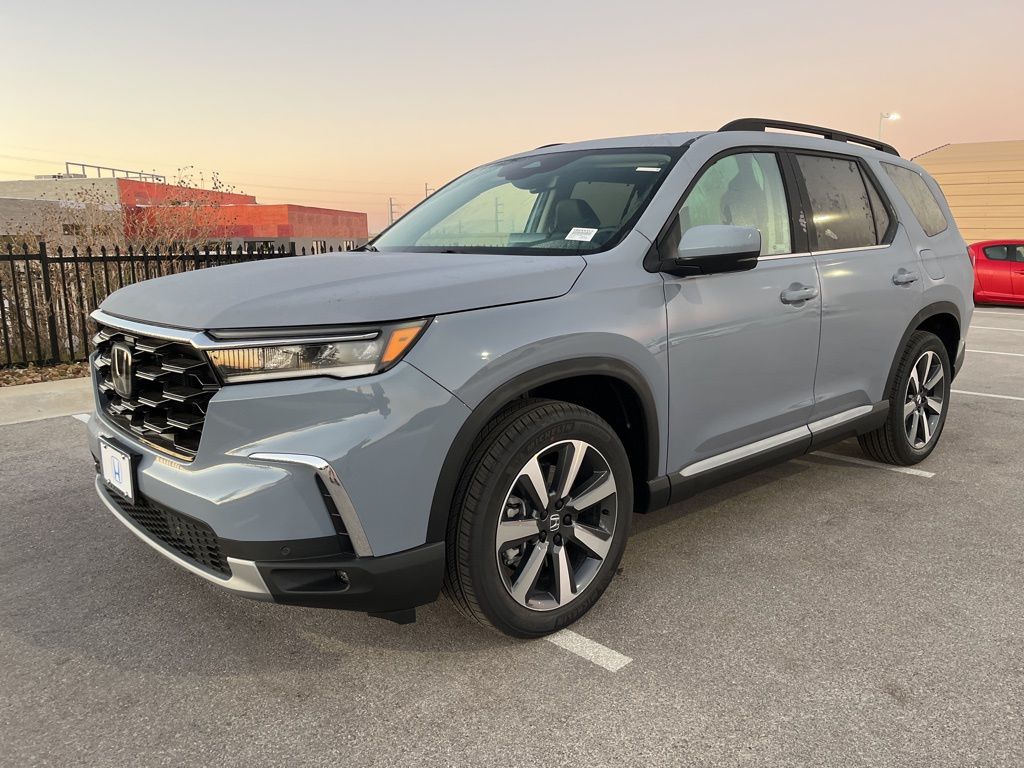 2025 Honda Pilot Touring's photo