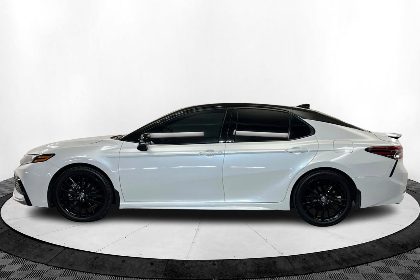 2023 Toyota Camry XSE photo 2