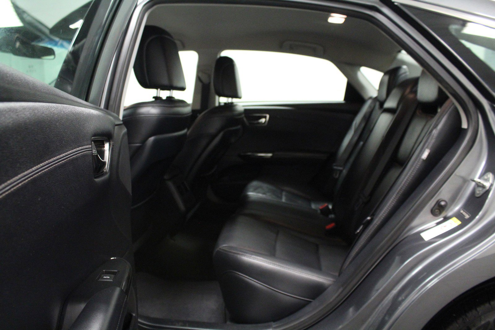 2018 Toyota Avalon Limited photo 12