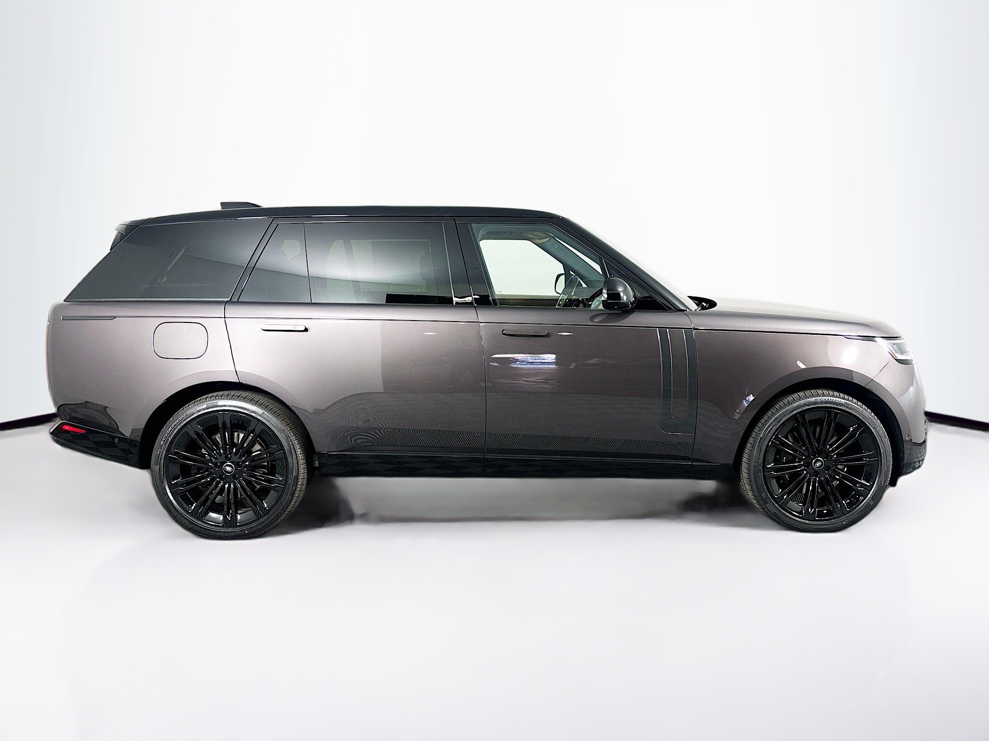 2025 Land Rover Range Rover SE photo 2