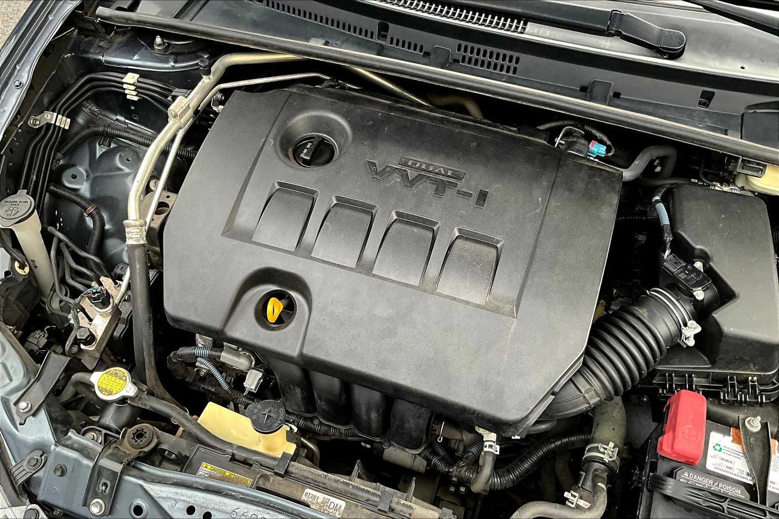 2016 Toyota Corolla LE photo 26