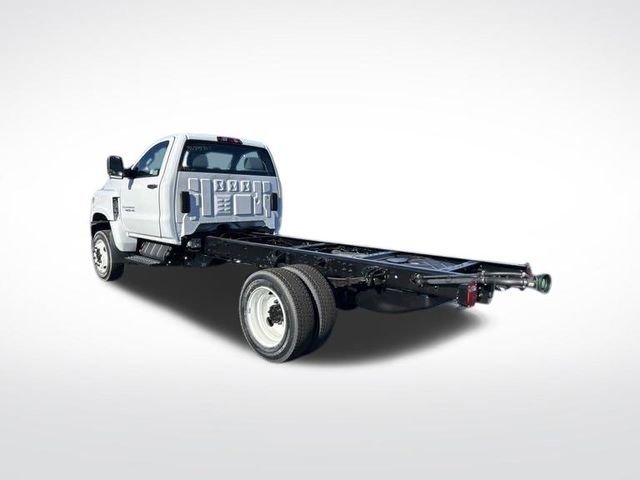 2024 Chevrolet Silverado 5500HD Work Truck photo 3