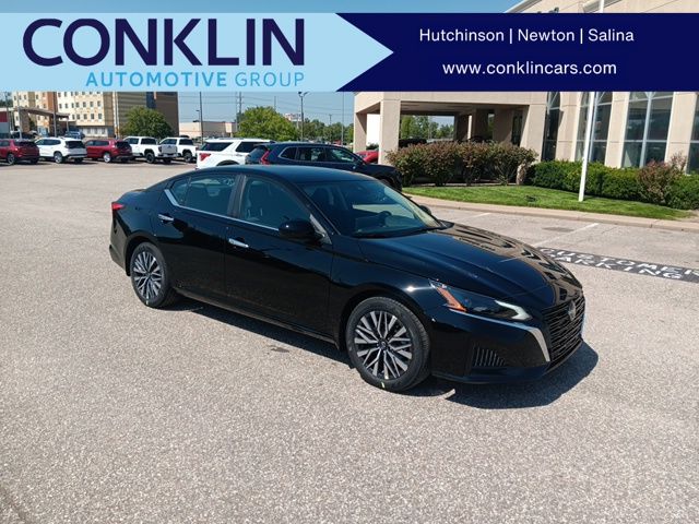 2025 Nissan Altima SV's photo