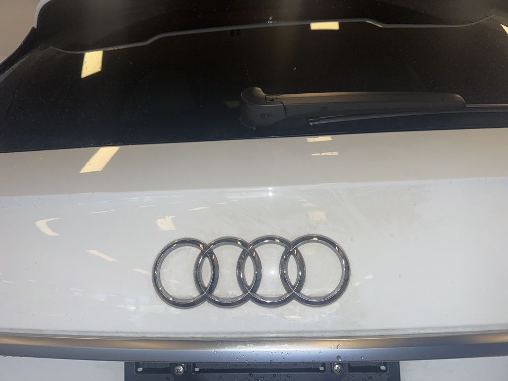 2022 Audi Q5 45 S line Premium photo 10