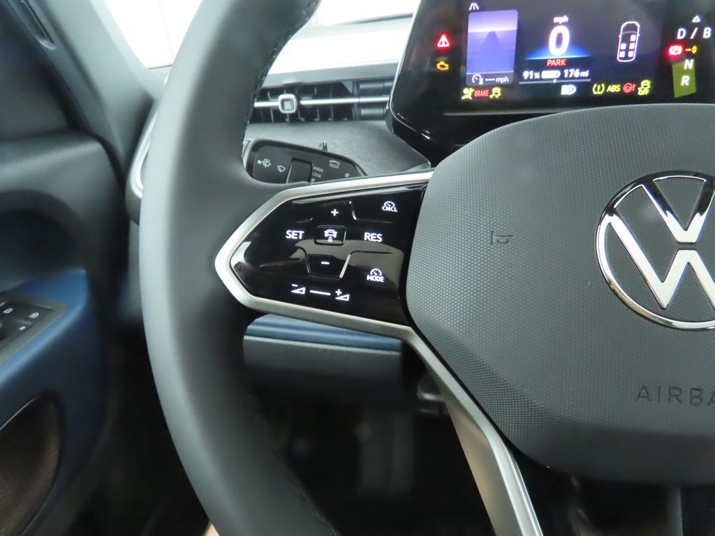 2025 Volkswagen ID. Buzz Pro Plus photo 11