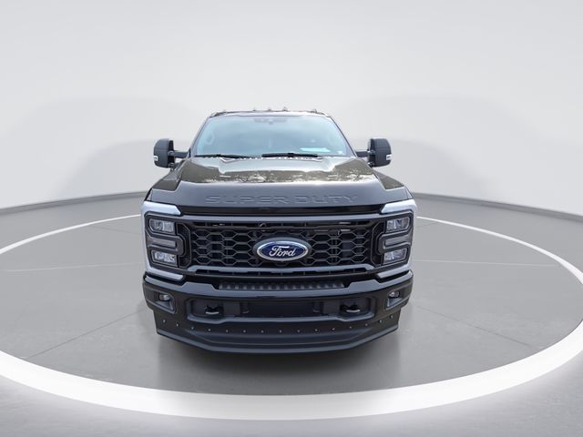 2024 Ford F-350 photo 3