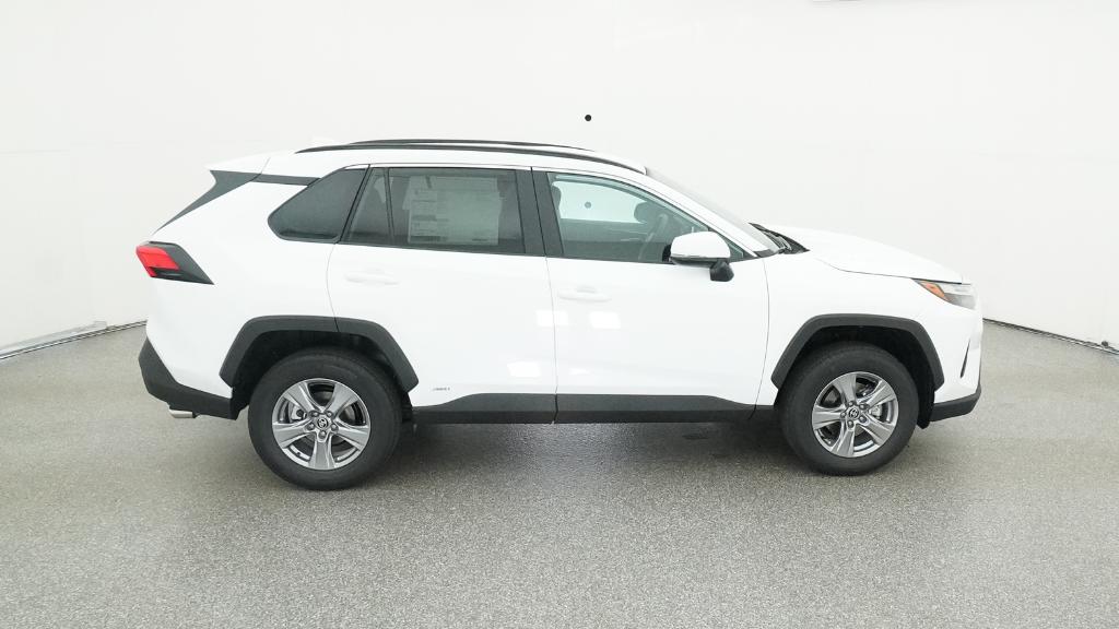 2025 Toyota RAV4 Hybrid XLE photo 24