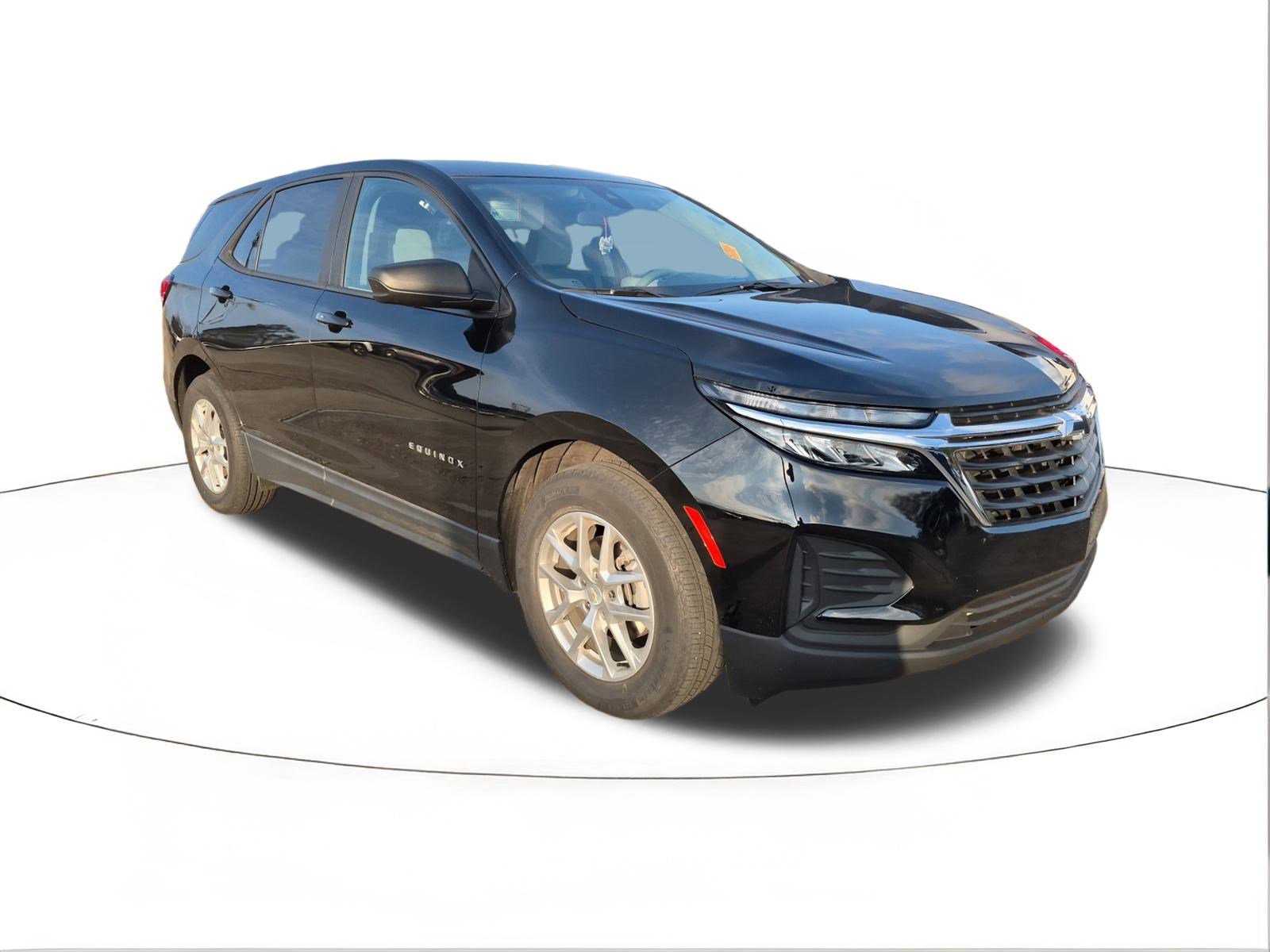 2022 Chevrolet Equinox LS's photo