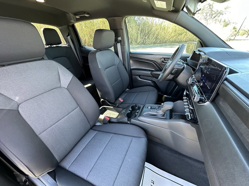 2024 Chevrolet Colorado Work Truck photo 13