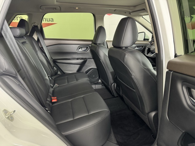 2023 Nissan Rogue SL photo 4