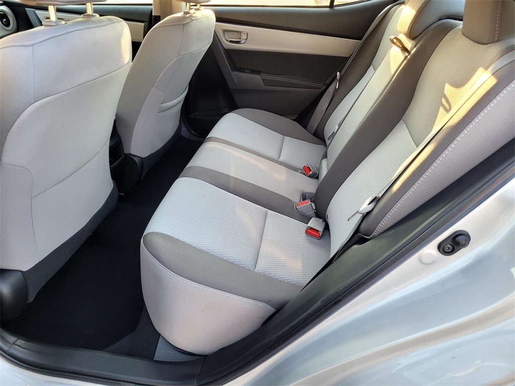 2018 Toyota Corolla L photo 14
