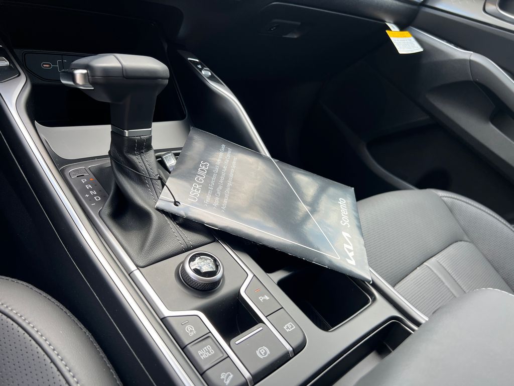 2025 Kia Sorento S photo 20