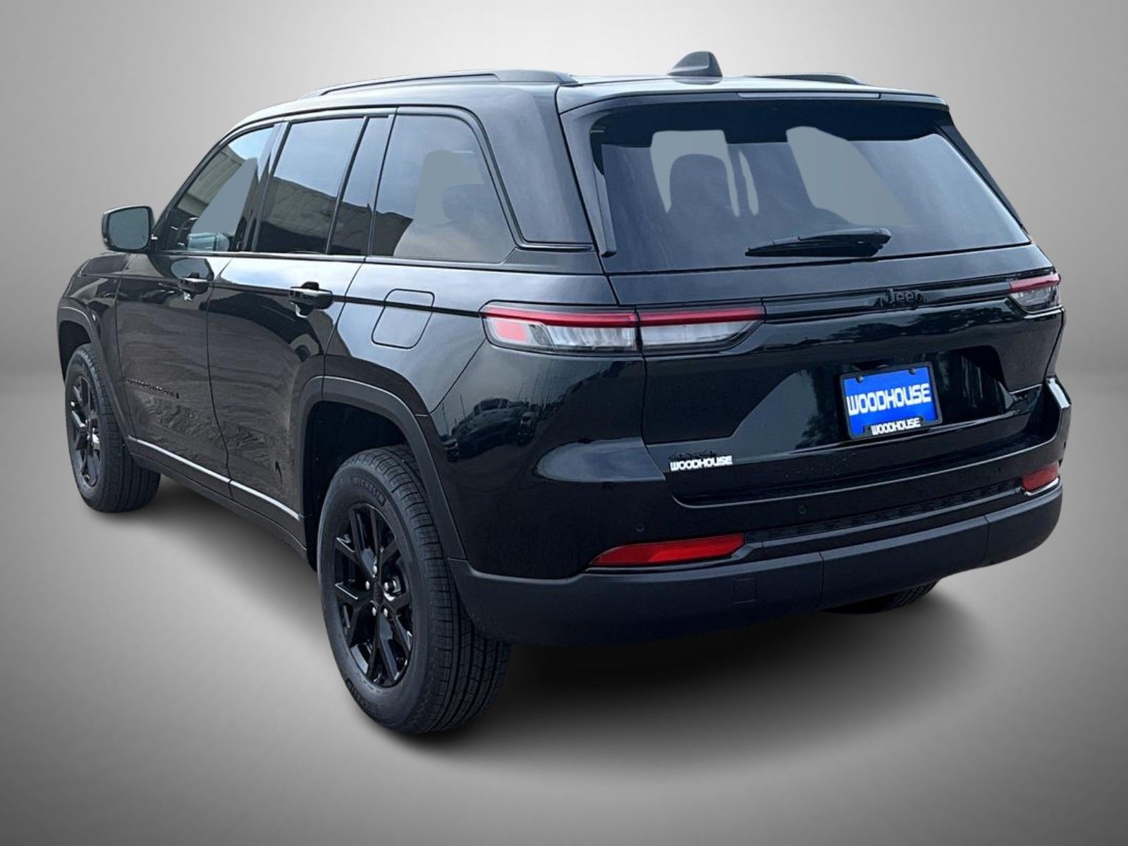 2025 Jeep Grand Cherokee Altitude photo 3