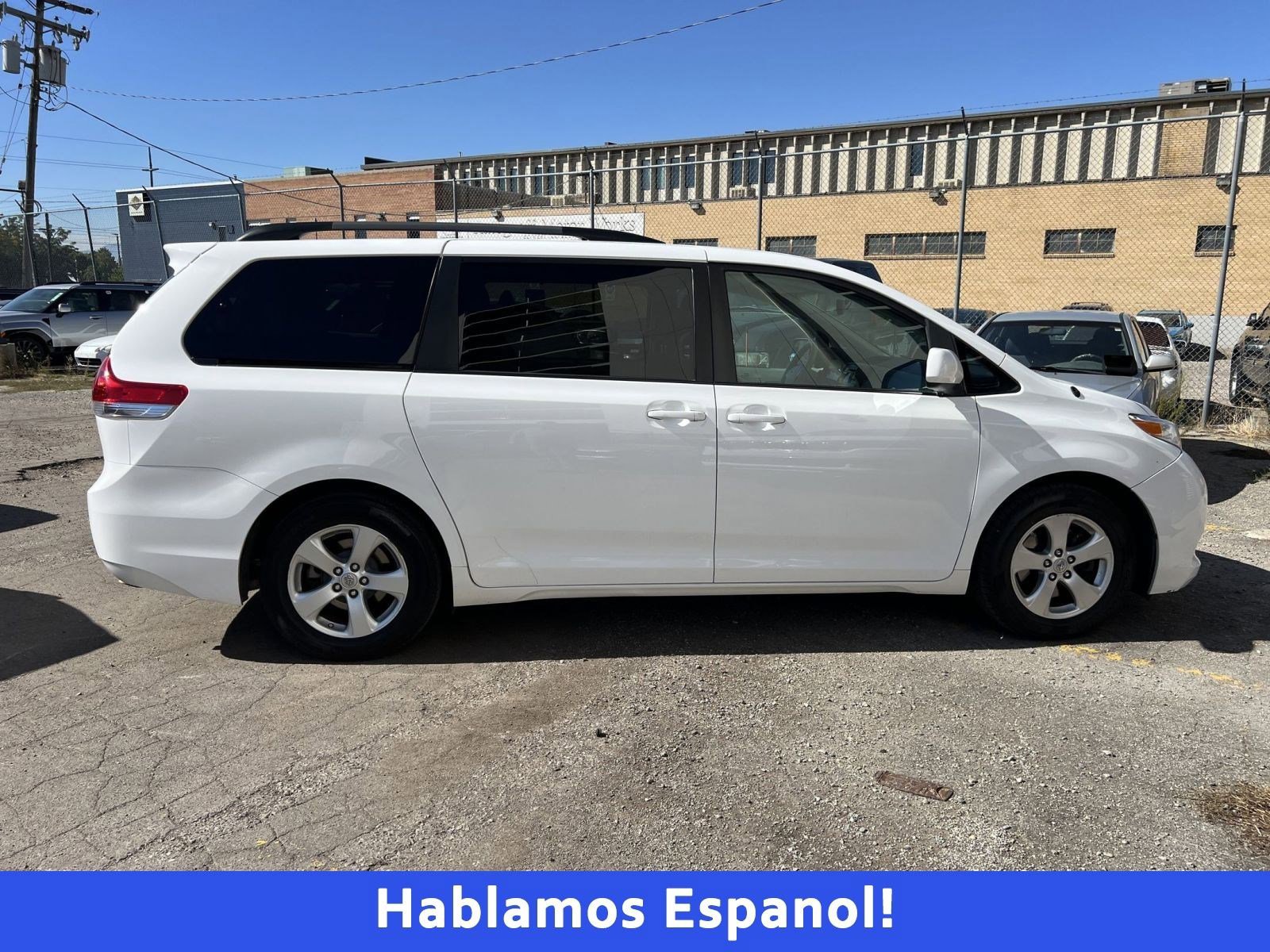 2012 Toyota Sienna LE photo 2