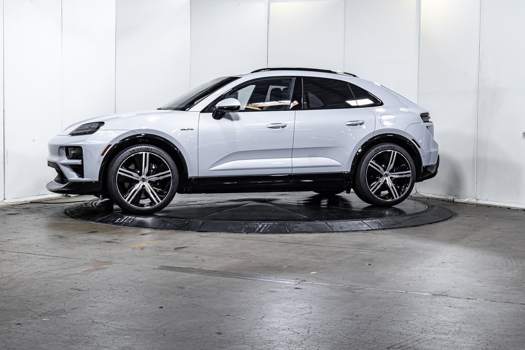 2025 Porsche Macan Turbo Electric photo 2