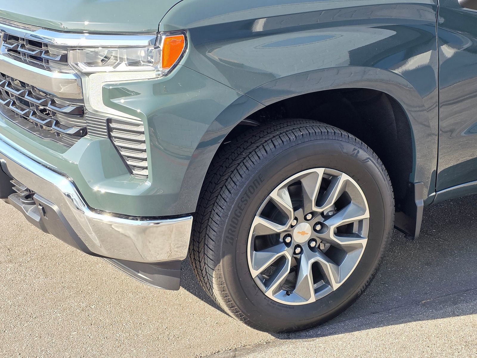 2025 Chevrolet Silverado LT photo 6