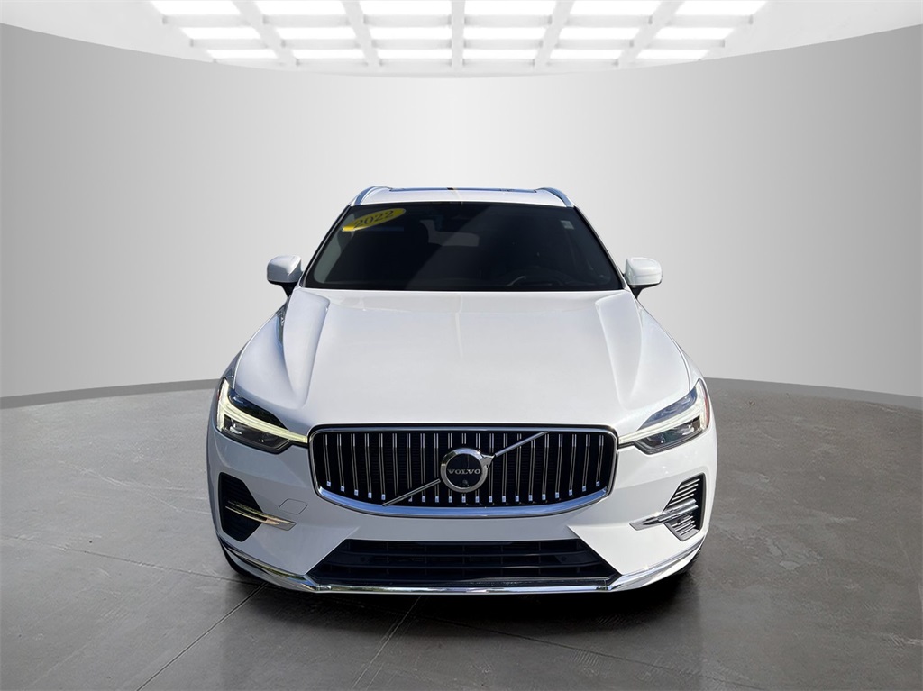 2022 Volvo XC60 B5 Inscription photo 2