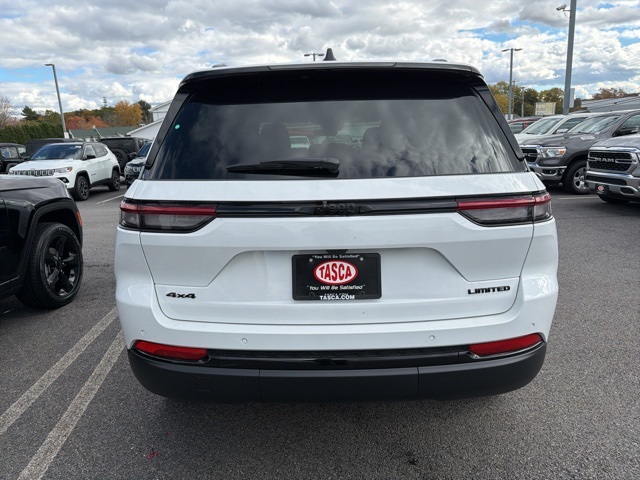 2025 Jeep Grand Cherokee Limited photo 3