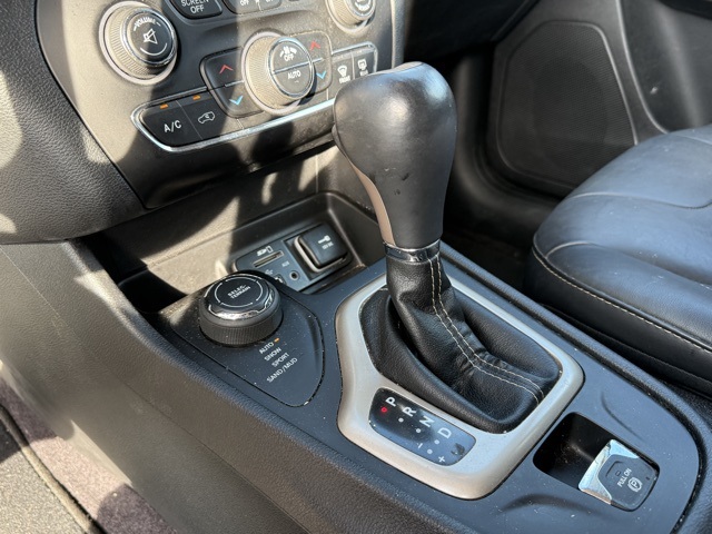 2017 Jeep Cherokee Limited photo 19